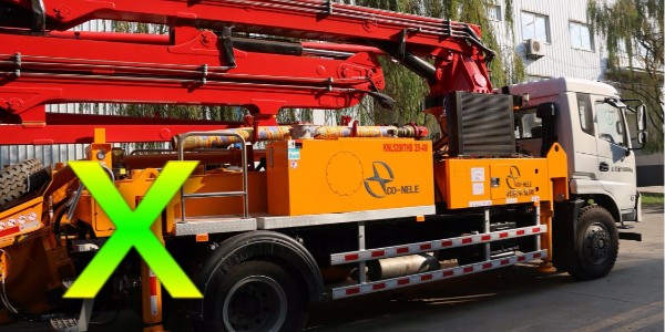 小型混凝土泵車為什么會產生側翻，應當及早預防——科尼樂