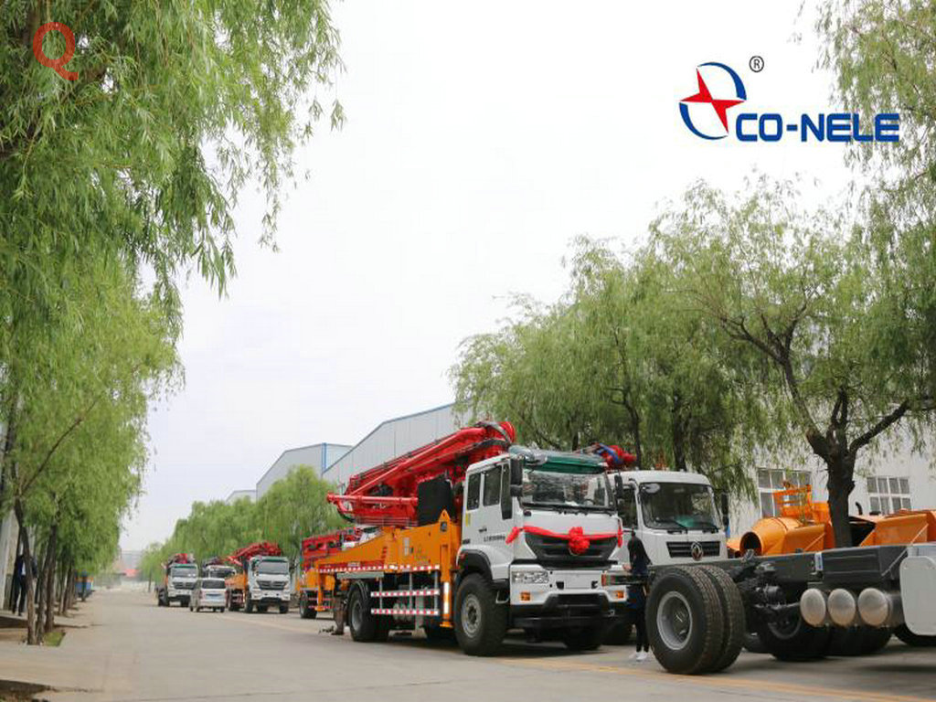 天泵，小型泵車，小型混凝土泵車