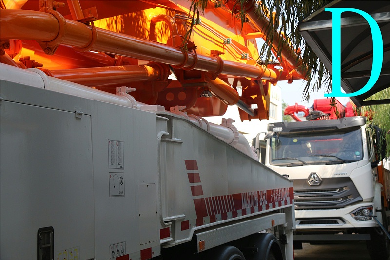 青島小型混凝土泵車(chē)價(jià)格 (2)