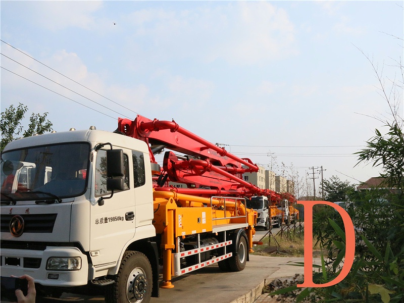 青島混凝土泵車價格 (3)