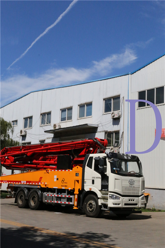 青島混凝土泵車(chē)價(jià)格 (1)