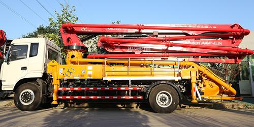 科尼樂為您淺析小型混凝土泵車惡劣環(huán)境施工應(yīng)該注意什么？