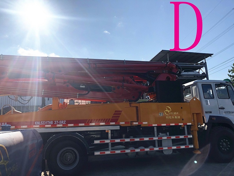 青島小型混凝土泵車價格