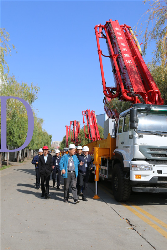 青島混凝土泵車(chē)價(jià)格 (2)
